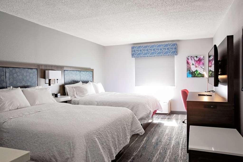 Hampton Inn 물트라이 객실 사진