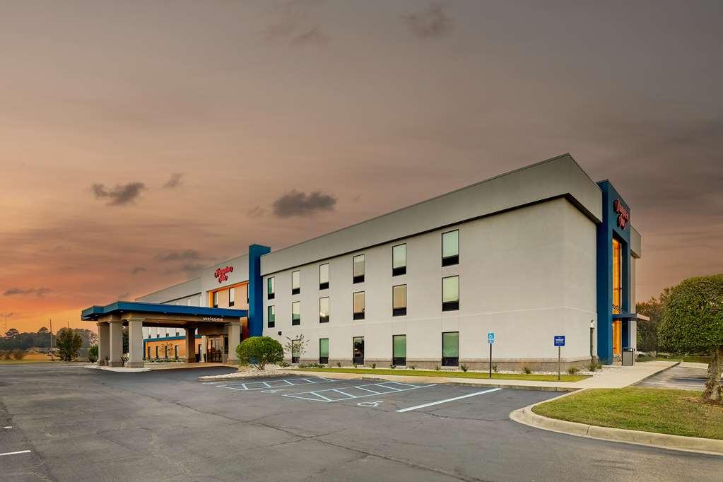 Hampton Inn 물트라이 외부 사진