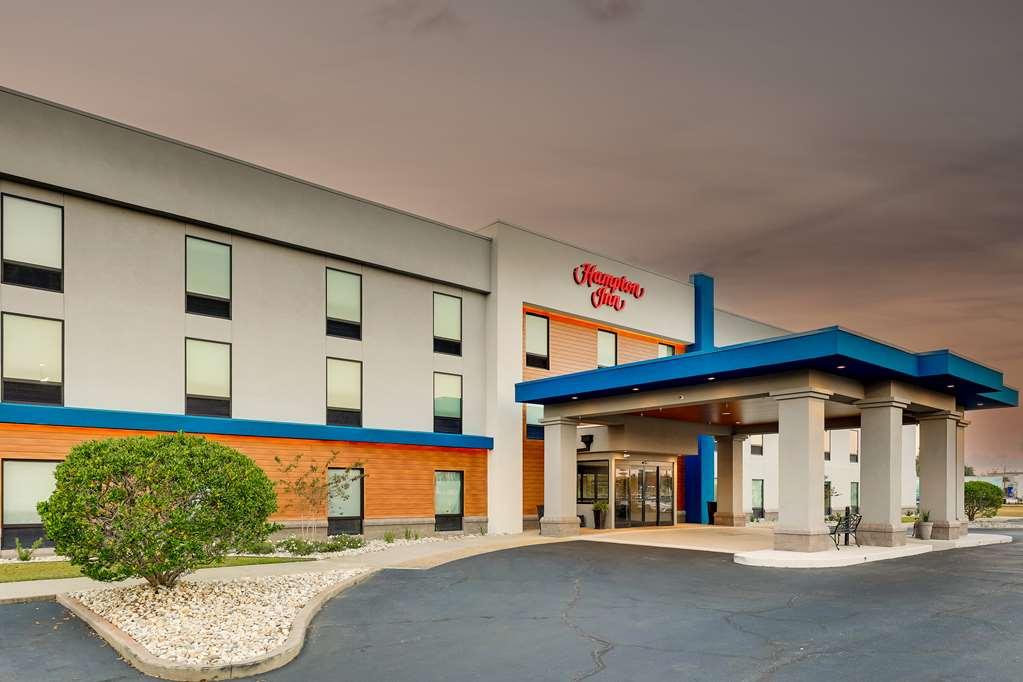 Hampton Inn 물트라이 외부 사진