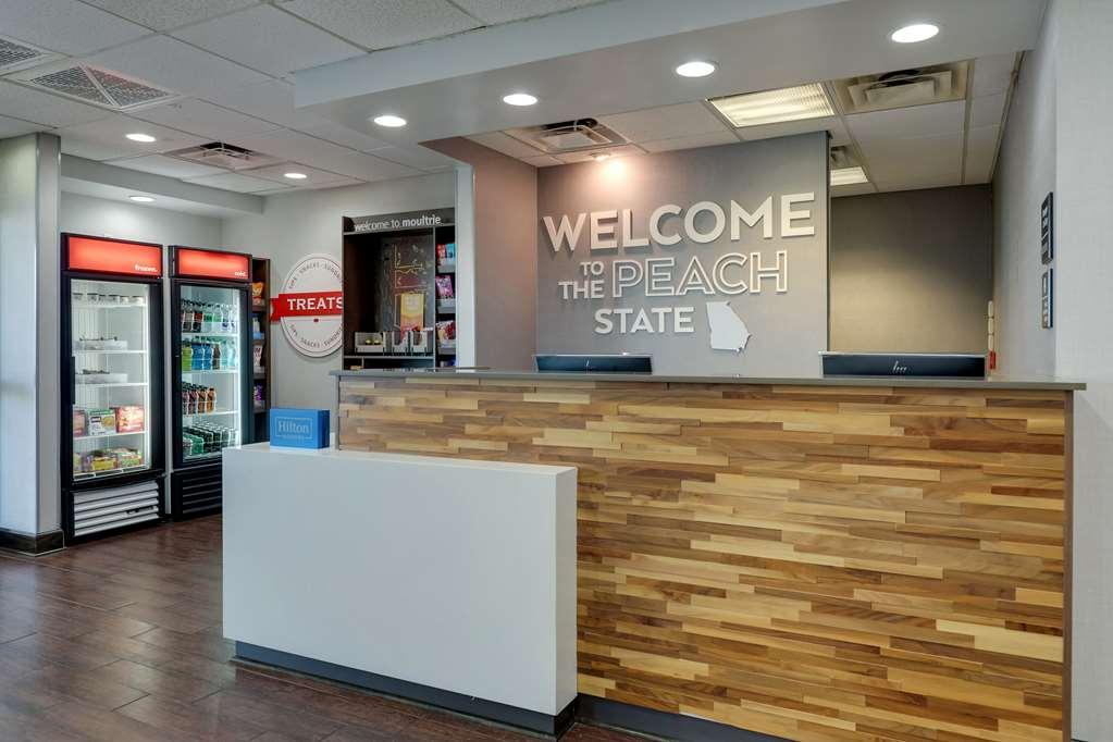 Hampton Inn 물트라이 내부 사진