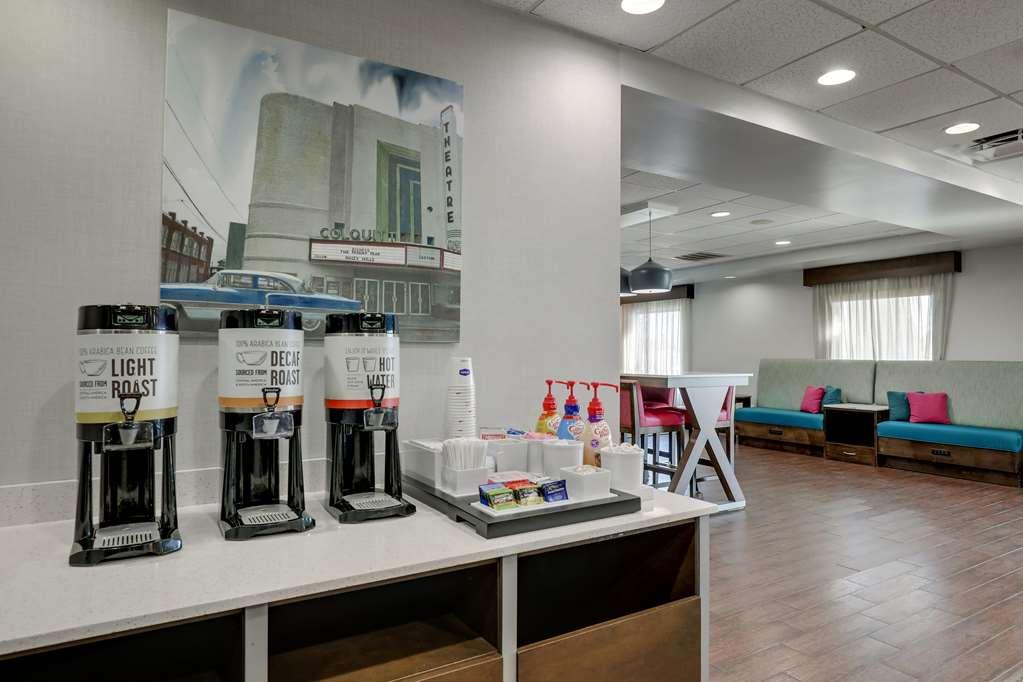 Hampton Inn 물트라이 레스토랑 사진