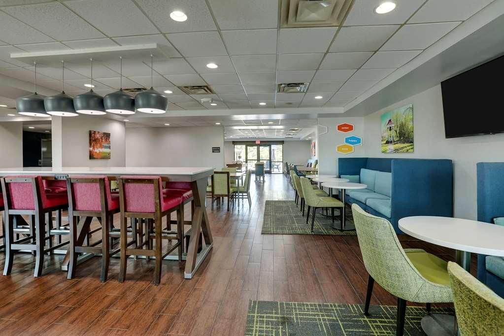 Hampton Inn 물트라이 레스토랑 사진