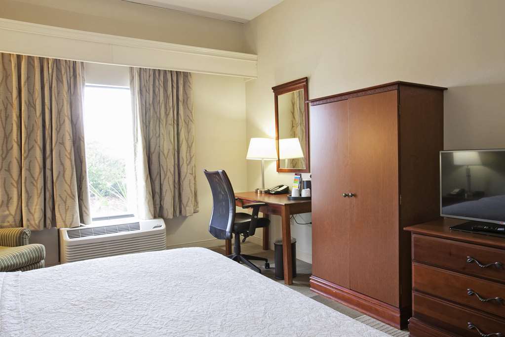Hampton Inn 물트라이 객실 사진